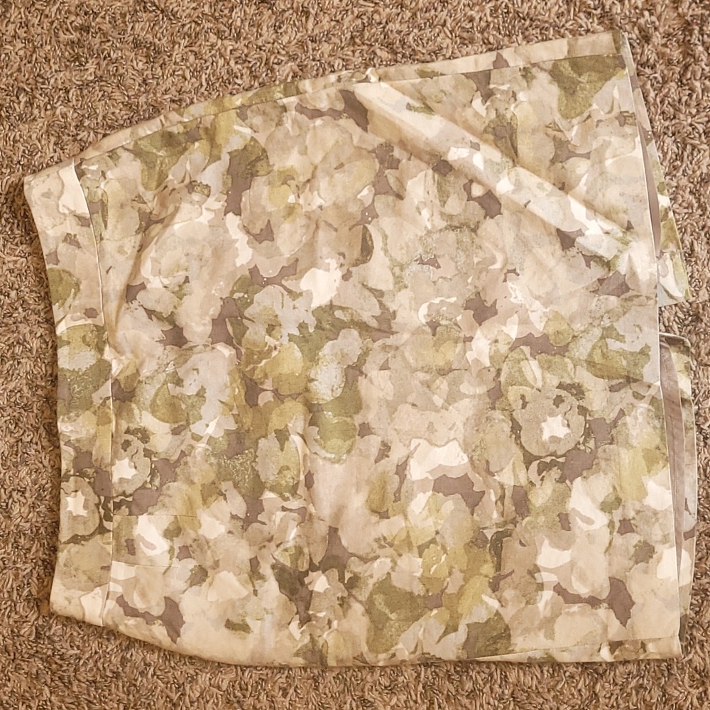 Banana Republic Pencil Skirt Floral Pattern